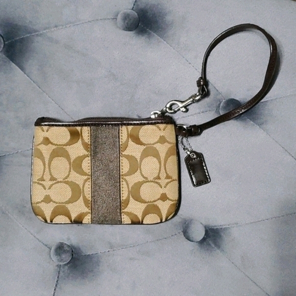 Coach Small Wrislet - Picture 2 of 3